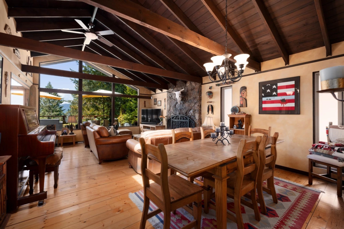 Kitchen Island Photo of 315 Bayview Road, Lions Bay, BC