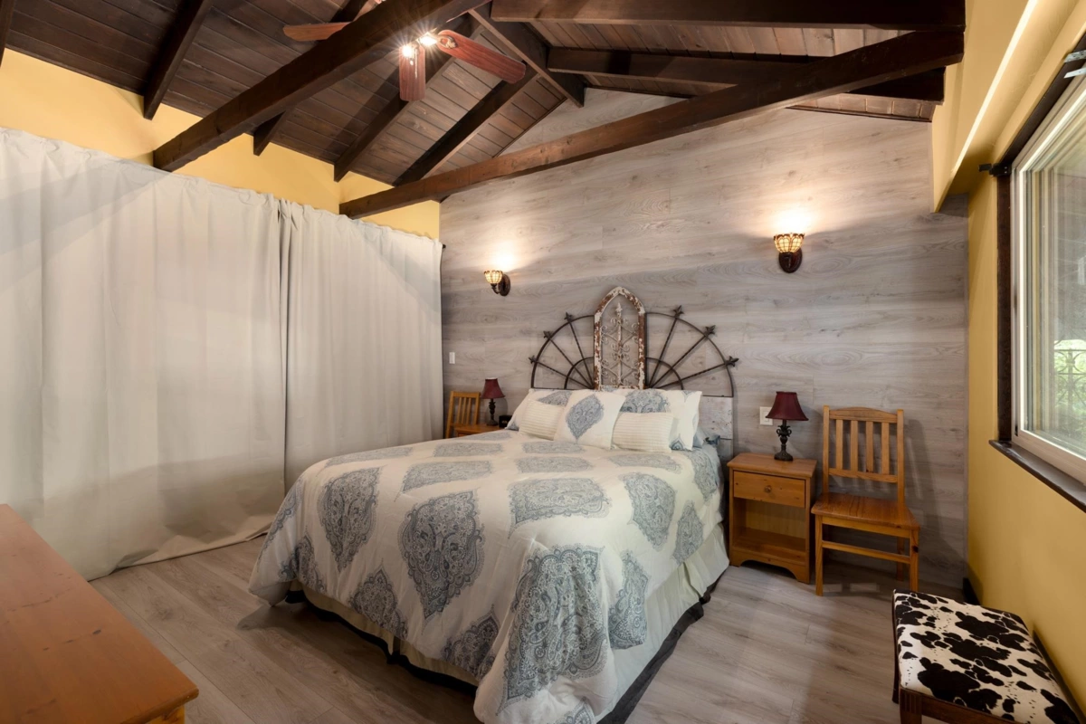 Mudroom Photo of 315 Bayview Road, Lions Bay, BC