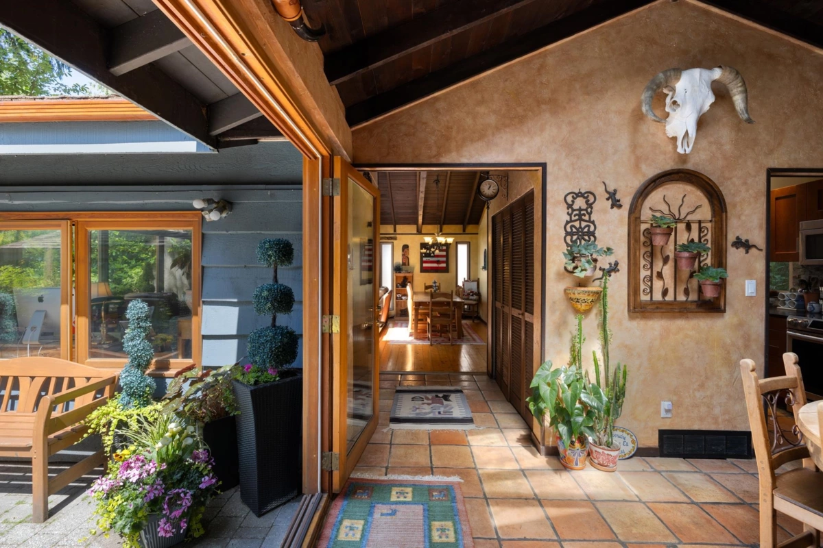 Primary Bathroom Photo of 315 Bayview Road, Lions Bay, BC
