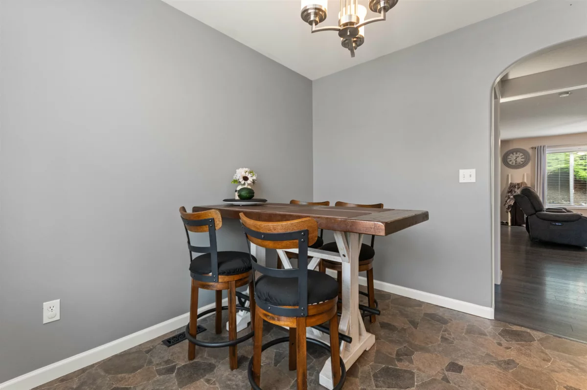 Bedroom 2 Photo of 10 46360 Valleyview Road, Chilliwack, BC