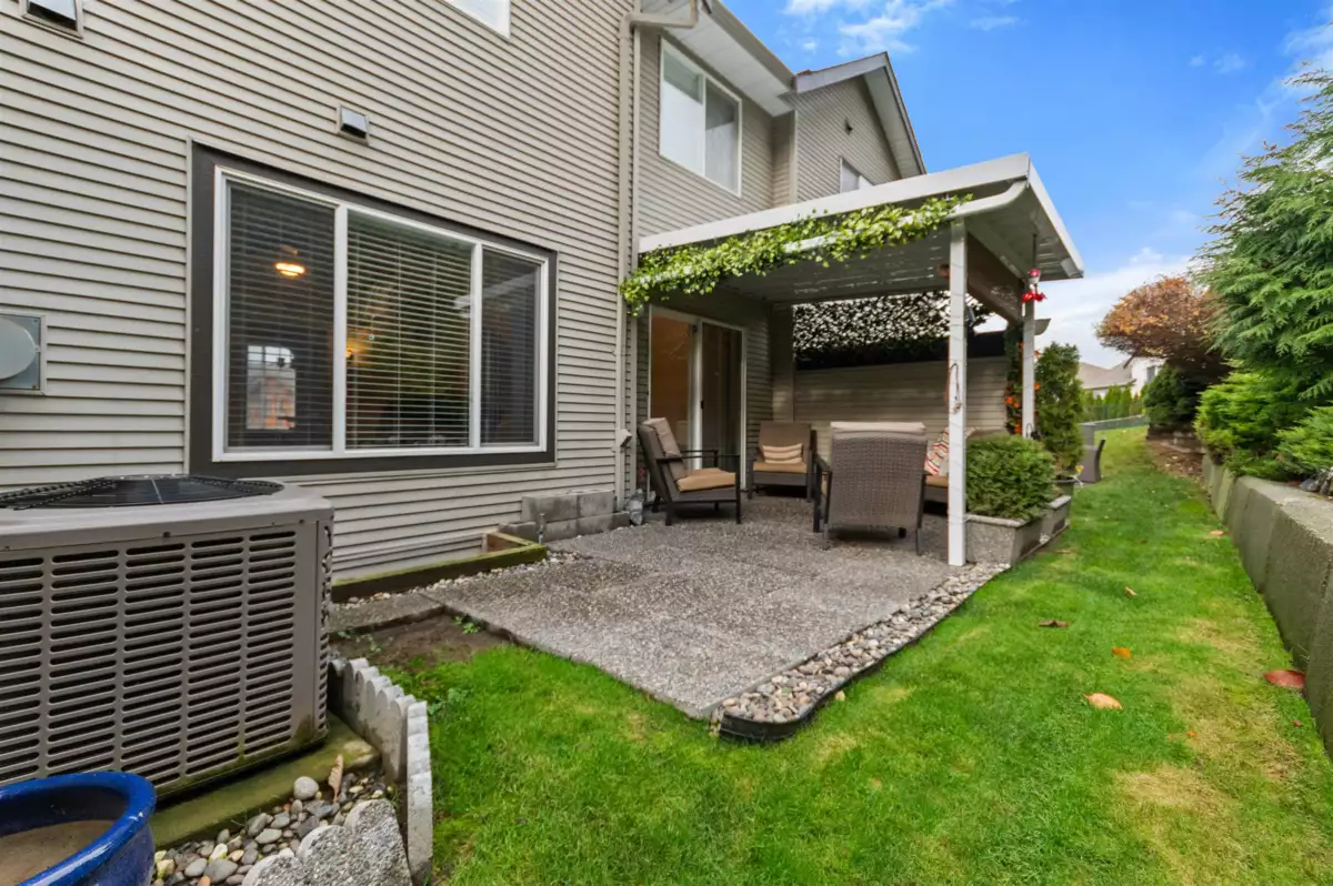Dining Area Photo of 10 46360 Valleyview Road, Chilliwack, BC