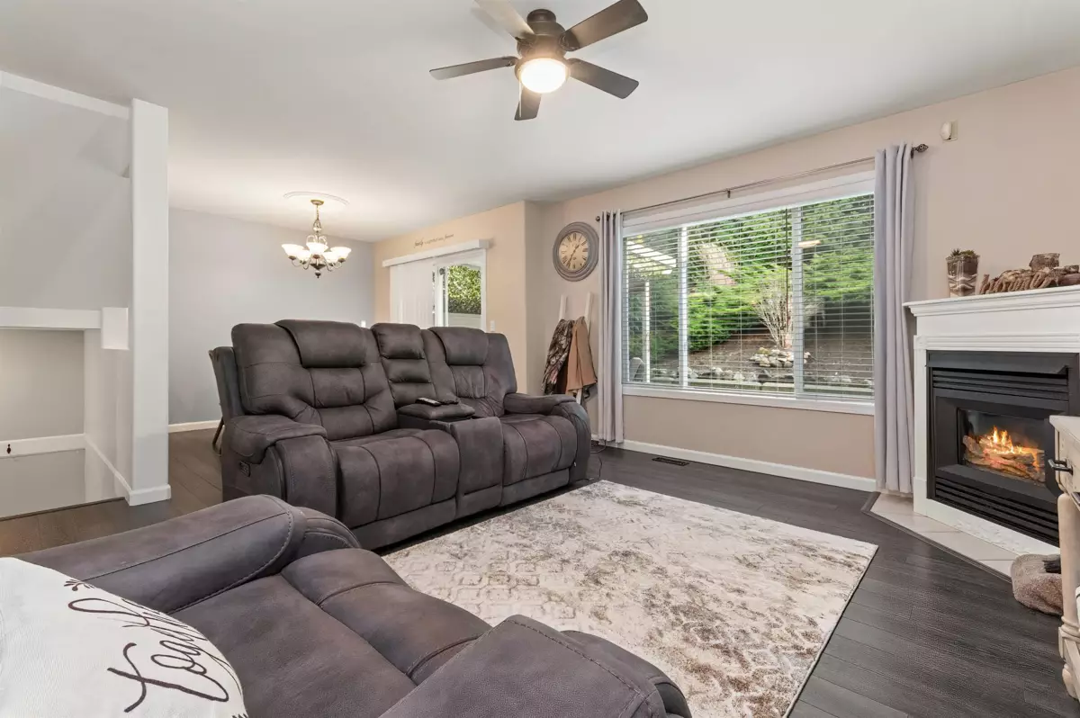 Loft / Bonus Room Photo of 10 46360 Valleyview Road, Chilliwack, BC