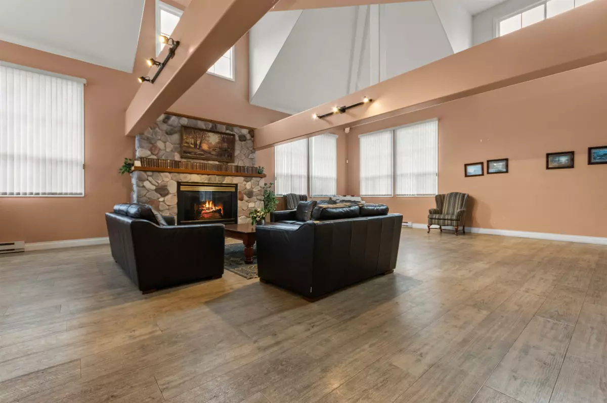 Swimming Pool Photo of 10 46360 Valleyview Road, Chilliwack, BC