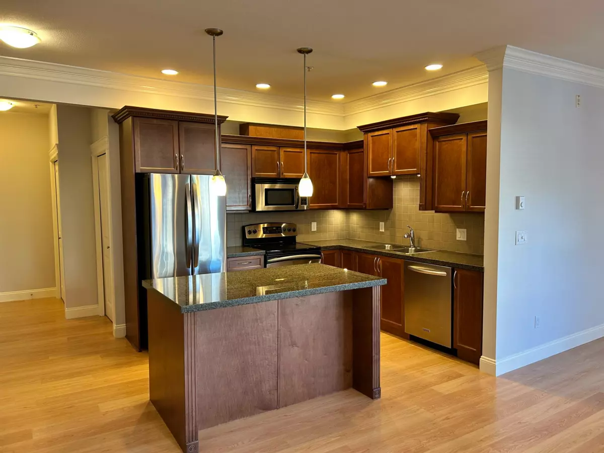 Kitchen Photo of 215 22150 Dewdney Trunk Road, Maple Ridge, BC