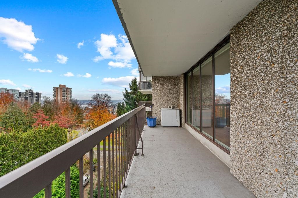 Garage Interior Photo of 801 114 W Keith Road, North Vancouver, BC