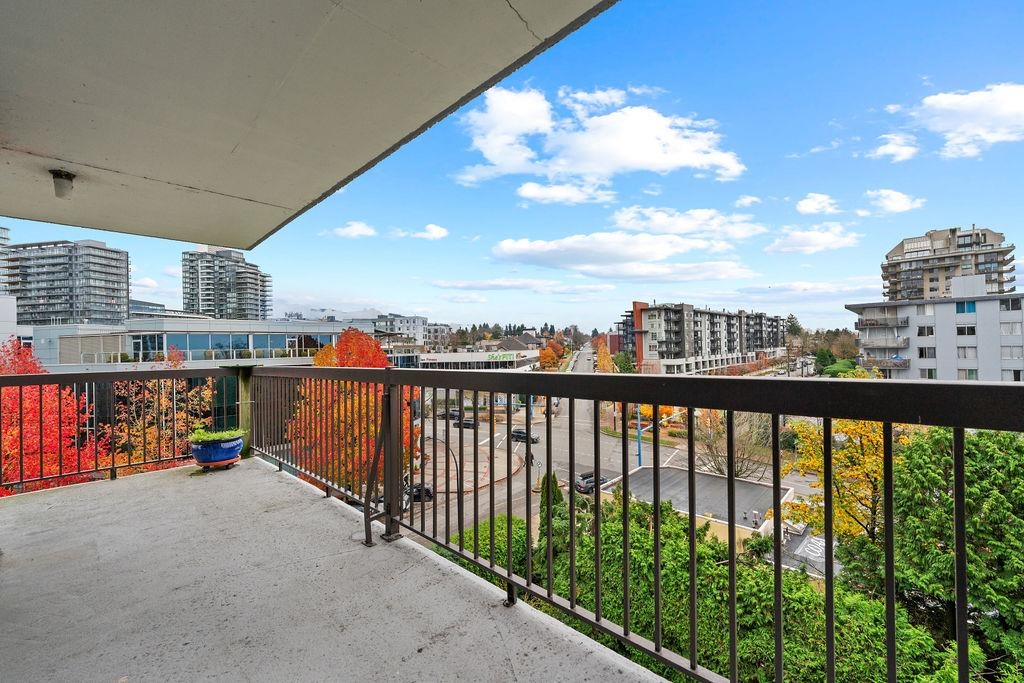 Hallway Photo of 801 114 W Keith Road, North Vancouver, BC