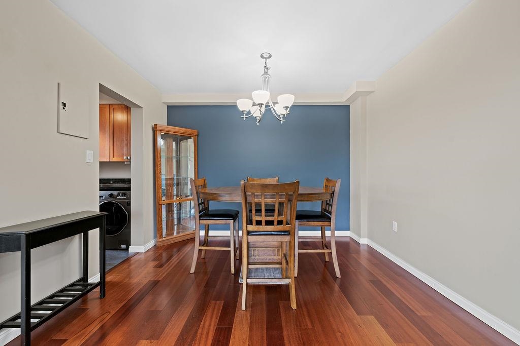 Kitchen Island Photo of 801 114 W Keith Road, North Vancouver, BC