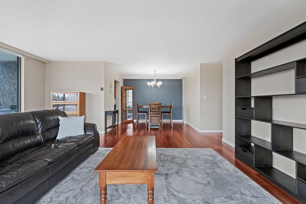 Kitchen Photo of 801 114 W Keith Road, North Vancouver, BC