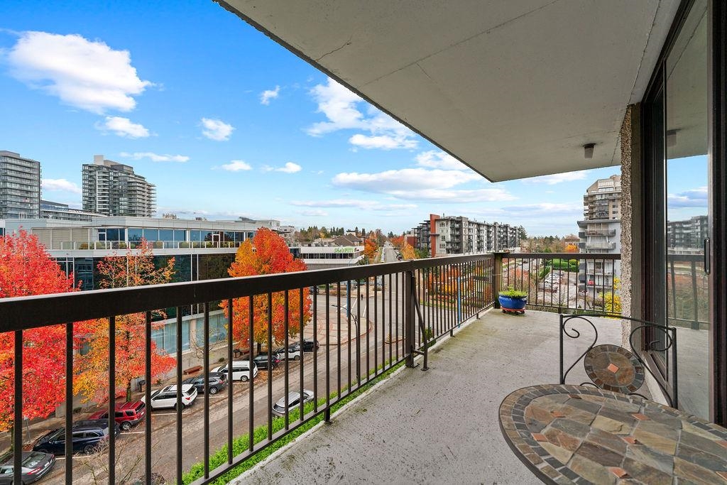 Outdoor Patio Photo of 801 114 W Keith Road, North Vancouver, BC