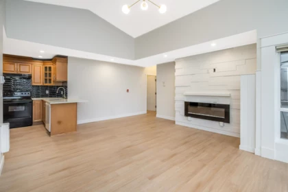 208 2828 152 Street, Surrey, BC, Surrey — Apartment/Condo for sale