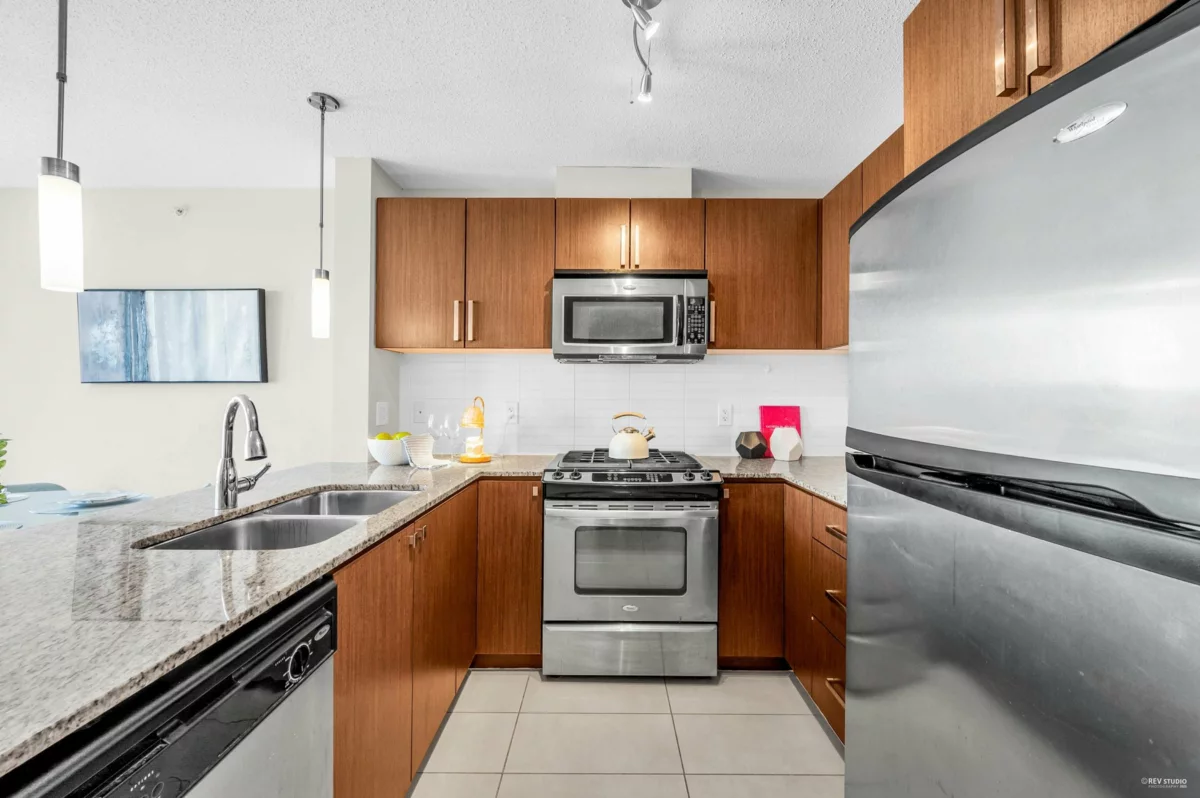 Walk-In Closet Photo of 2906 9888 Cameron Street, Burnaby, BC