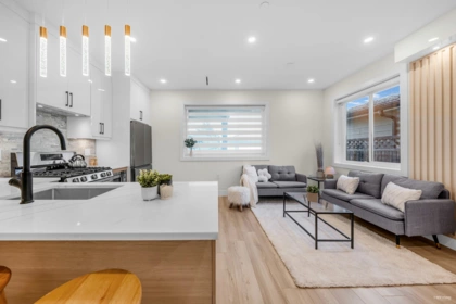 2 2703 E 3rd Avenue, Vancouver, BC, Vancouver — Half Duplex for sale