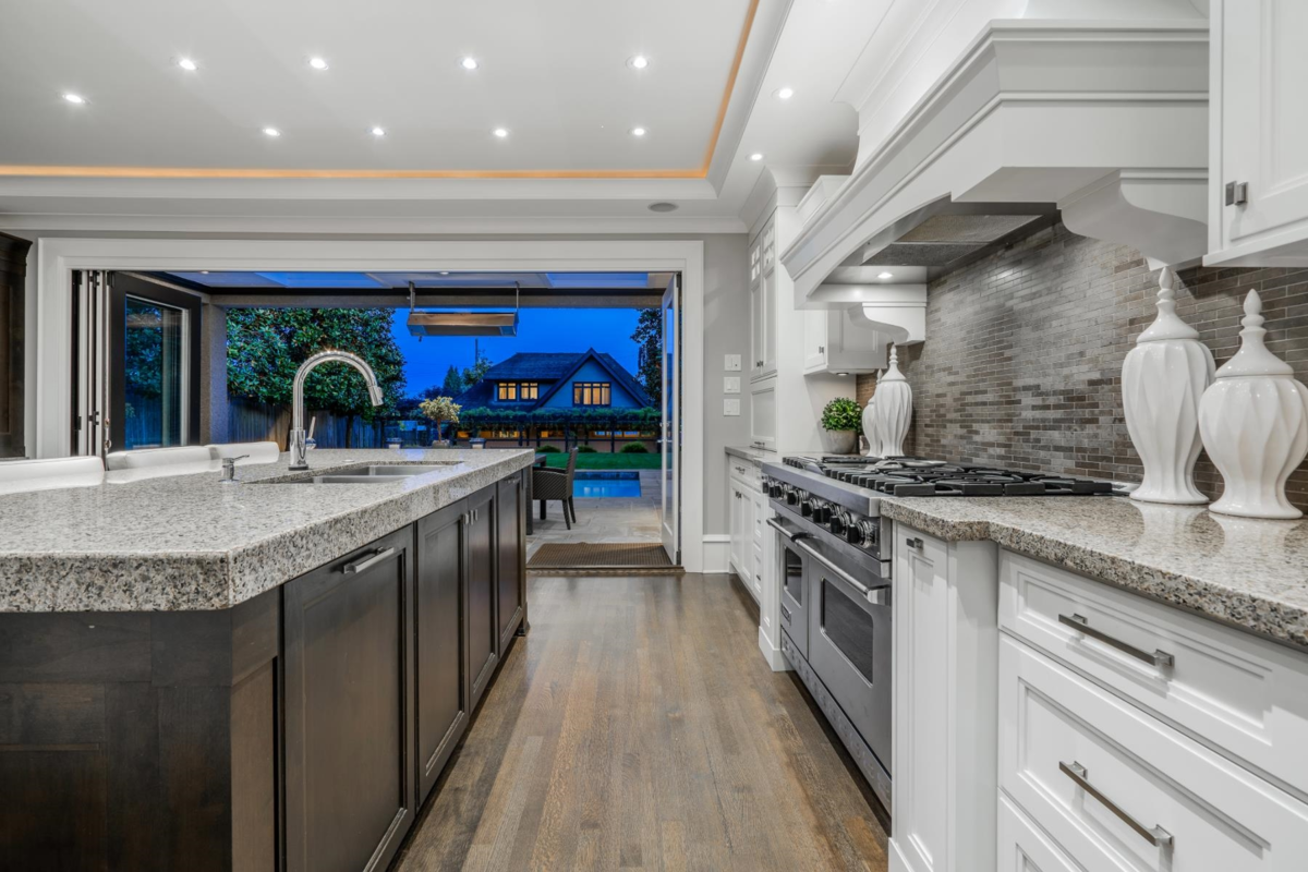 Family Room Photo of 2312 Kings Avenue, West Vancouver, BC