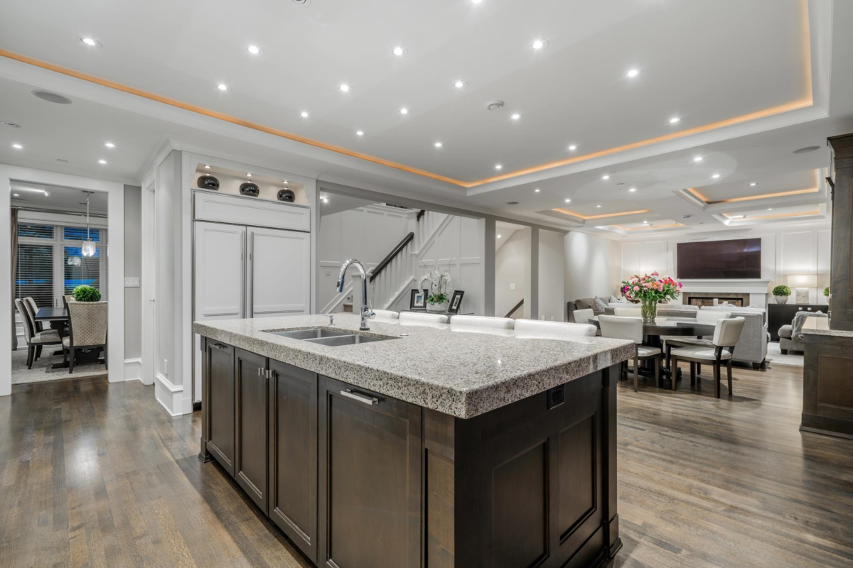 Kitchen Photo of 2312 Kings Avenue, West Vancouver, BC