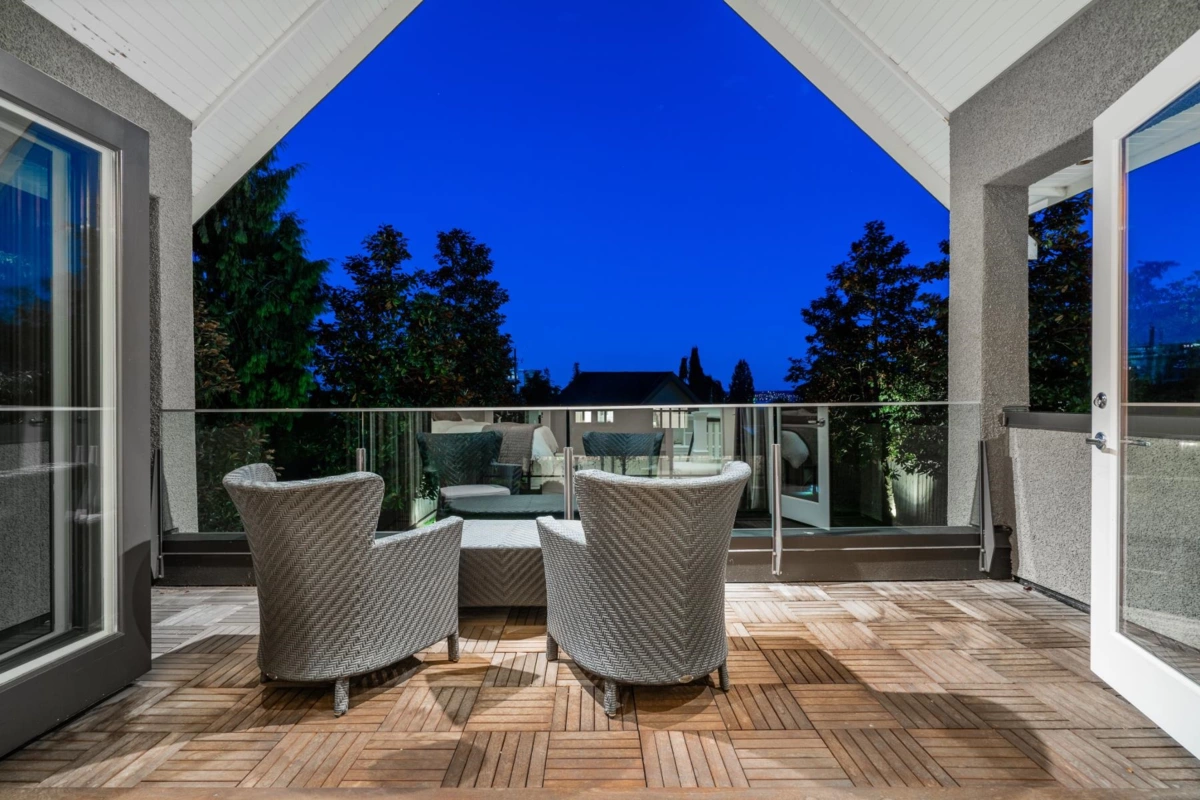 Loft / Bonus Room Photo of 2312 Kings Avenue, West Vancouver, BC