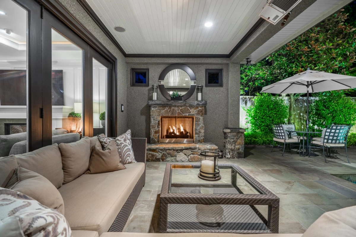 Outdoor Deck Photo of 2312 Kings Avenue, West Vancouver, BC