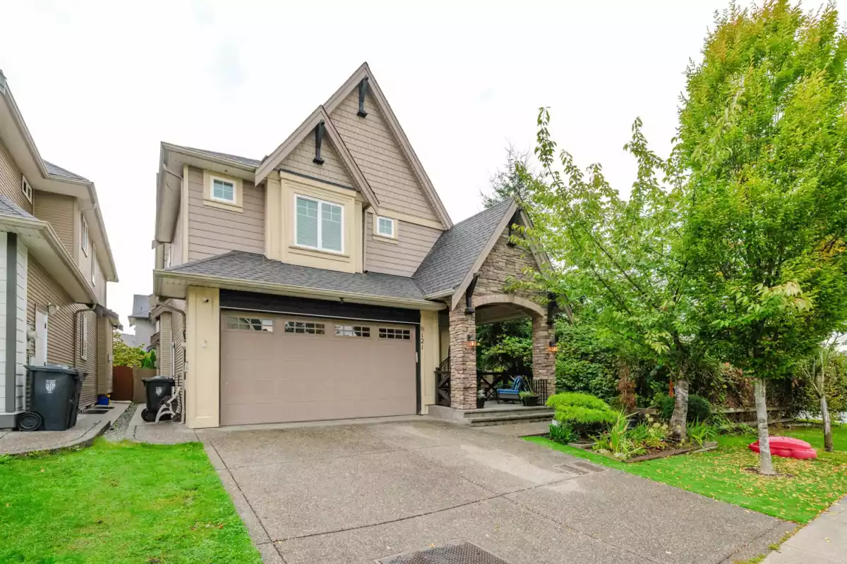 Living Room Photo of 8121 210a Street, Langley, BC