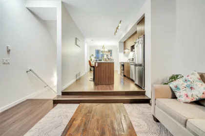 Entry Foyer Photo of 57 14955 60 Avenue, Surrey, BC