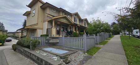 Kitchen Photo of 60 5957 152 Street, Surrey, BC