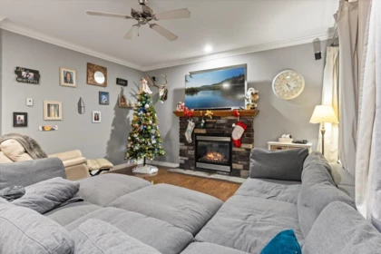45909 Higginson Road, Chilliwack, BC, Chilliwack — Single Family Residence for sale