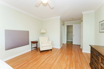 Entry Foyer Photo of 47 9012 Walnut Grove Drive, Langley, BC