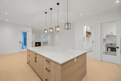 Primary Bathroom Photo of 1 35133 Christina Place, Abbotsford, BC