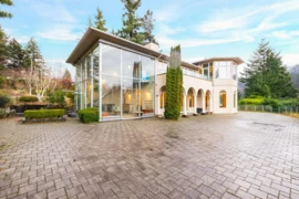 6220 Summit Avenue, West Vancouver, BC