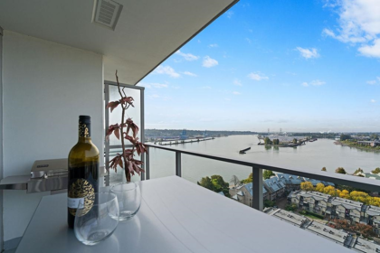 1901 988 Quayside Drive, New Westminster, BC, New Westminster — Apartment/Condo for sale