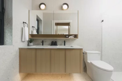 Guest Bathroom Photo of 1 58 E 40th Avenue, Vancouver, BC