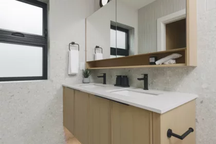 Powder Room Photo of 1 58 E 40th Avenue, Vancouver, BC