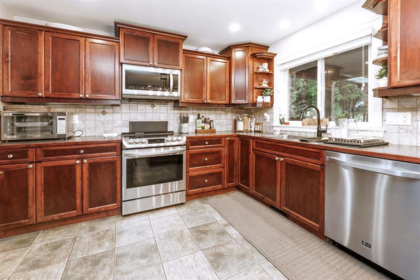 Pantry Photo of 29809 Dewdney Trunk Road, Mission, BC
