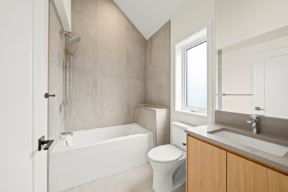 Guest Bathroom Photo of 1 2091 E 20th Avenue, Vancouver, BC