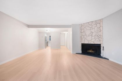2 5330 Broadway, Burnaby, BC, Burnaby — Townhouse for sale
