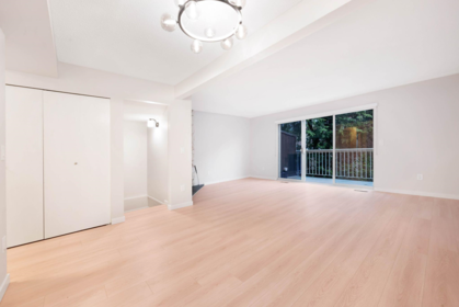 2 5330 Broadway, Burnaby, BC, Burnaby — Townhouse for sale