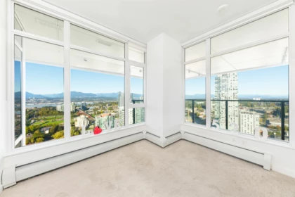 Walk-In Closet Photo of 3305 13350 Central Avenue, Surrey, BC