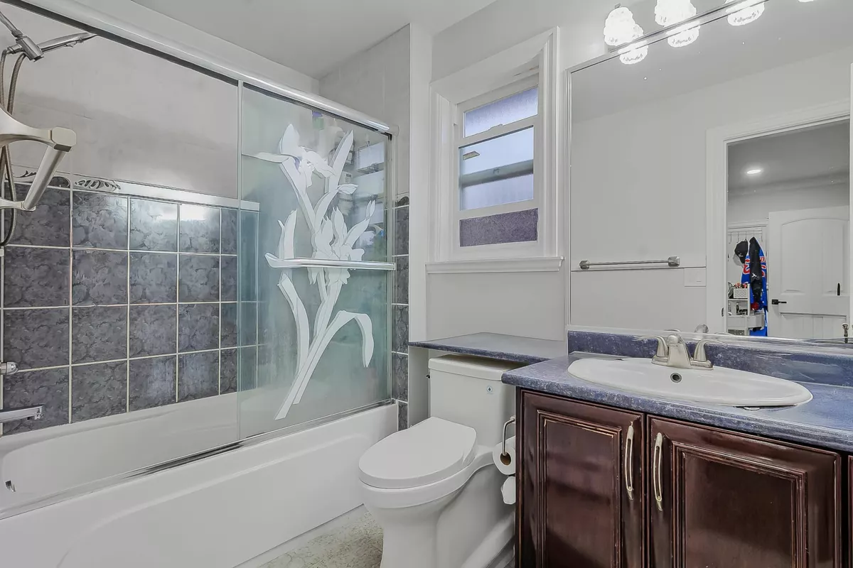 Garden / Landscaping Photo of 6842 131 Street, Surrey, BC