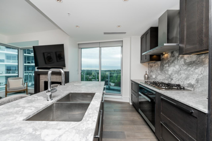 Kitchen Island Photo of 1201 1501 Foster Street, White Rock, BC