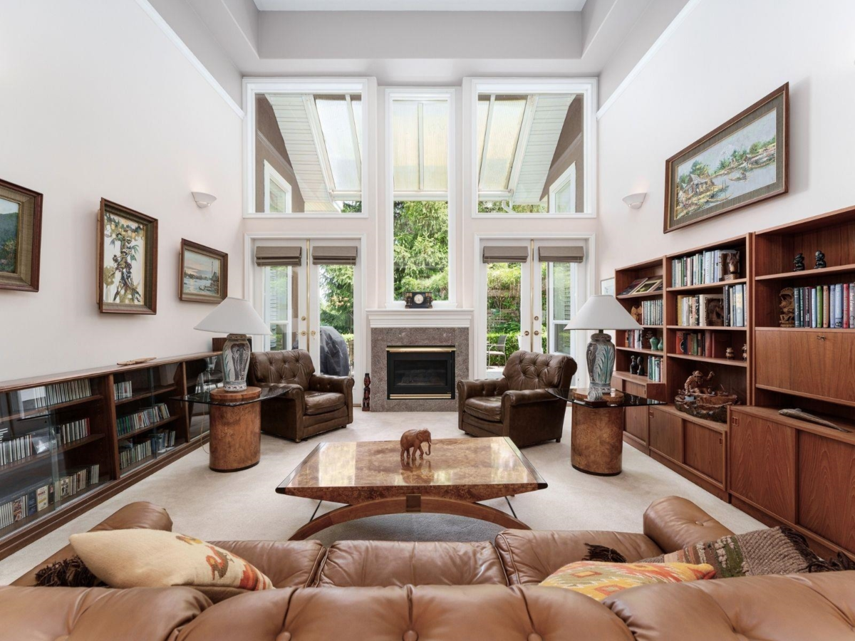 Living Room Photo of 3412 Canterbury Drive, Surrey, BC