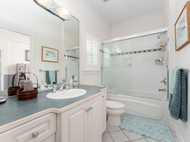 Entry Foyer Photo of 3412 Canterbury Drive, Surrey, BC