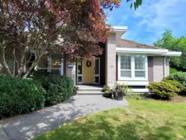 3412 Canterbury Drive, Surrey, BC, Surrey — 4 bed single family residence for sale