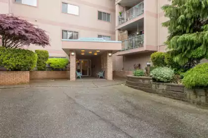 210 33110 George Ferguson Way, Abbotsford, BC, Abbotsford — Apartment/Condo for sale