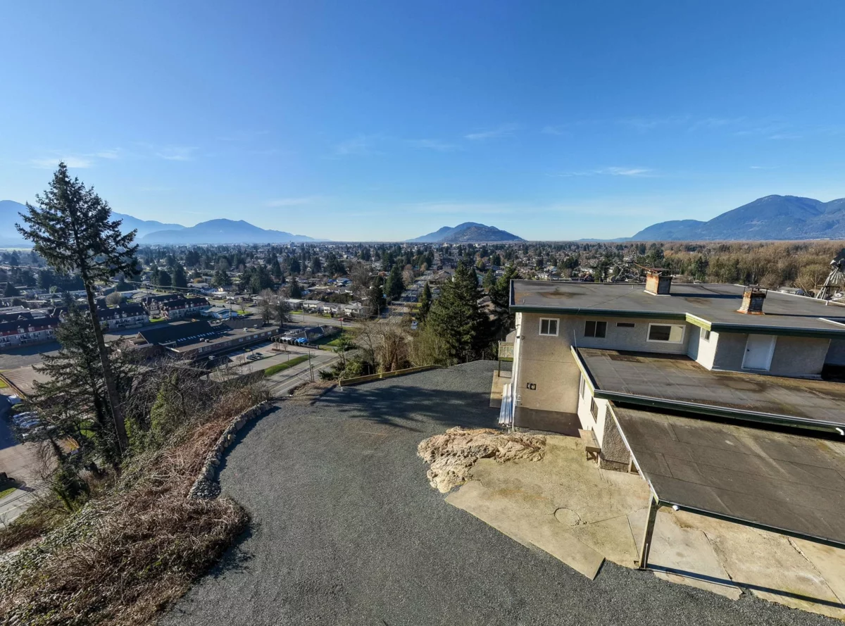 Living Room Photo of 9890 Quarry Road, Chilliwack, BC