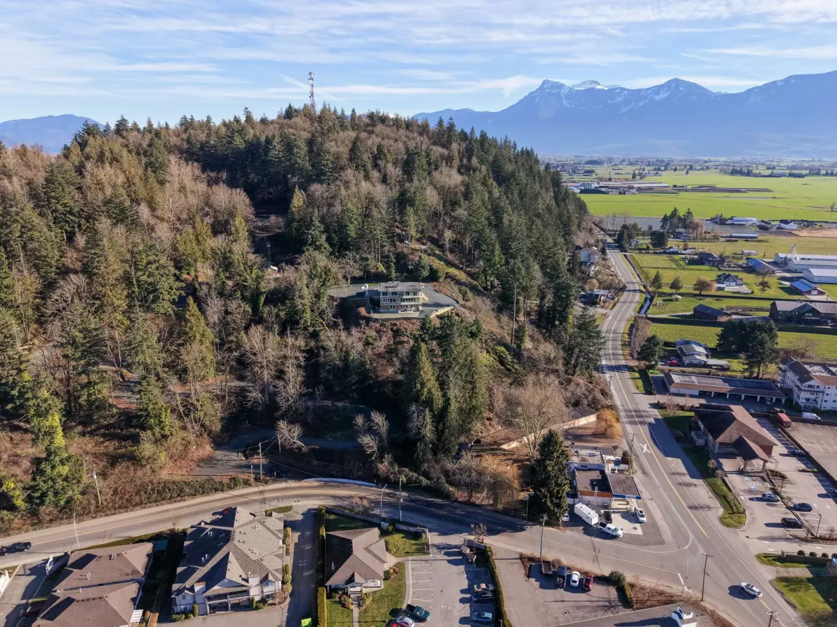 Powder Room Photo of 9890 Quarry Road, Chilliwack, BC