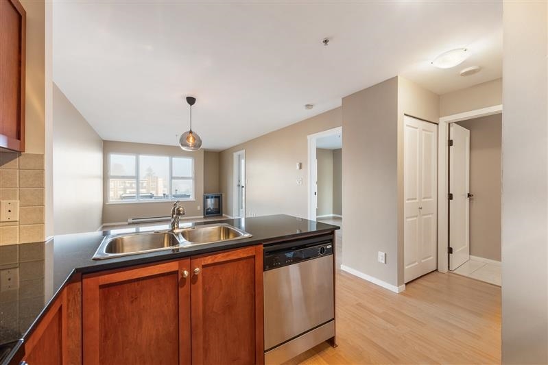 Breakfast Nook Photo of 513 315 Knox Street, New Westminster, BC