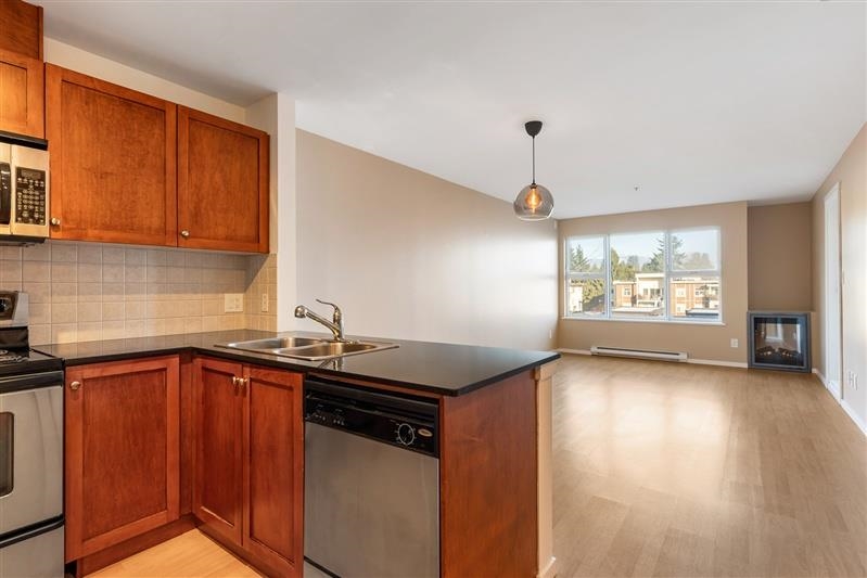 Kitchen Photo of 513 315 Knox Street, New Westminster, BC