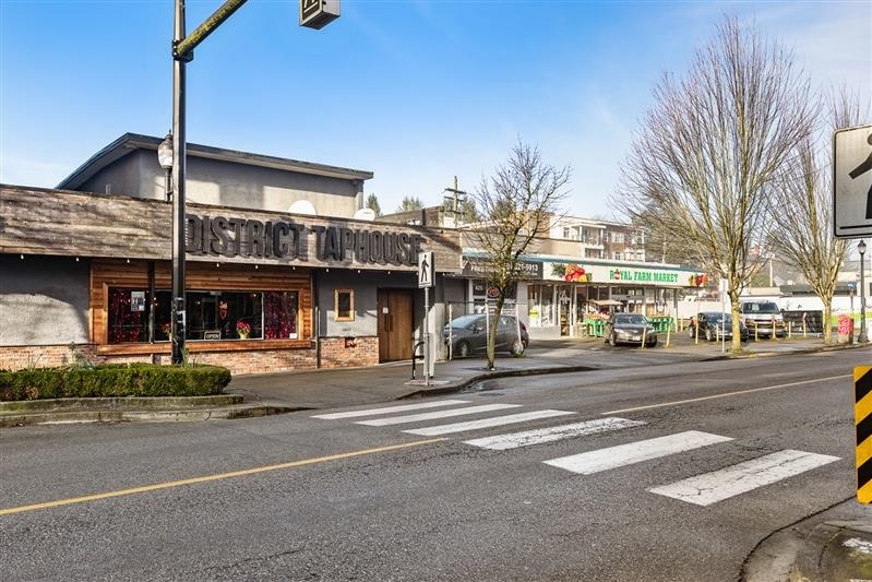 Neighborhood Park Photo Near 513 315 Knox Street, New Westminster, BC