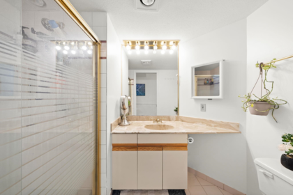 Entry Foyer Photo of 801 1045 Quayside Drive, New Westminster, BC