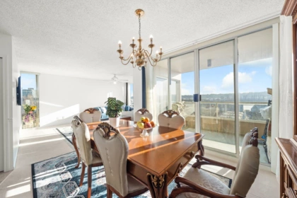 Kitchen Photo of 801 1045 Quayside Drive, New Westminster, BC