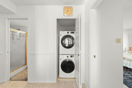 Mudroom Photo of 801 1045 Quayside Drive, New Westminster, BC