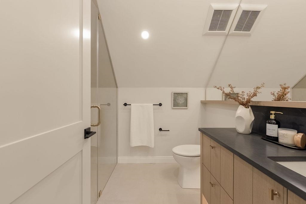 Hot Tub / Spa Photo of 2542 Grant Street, Vancouver, BC